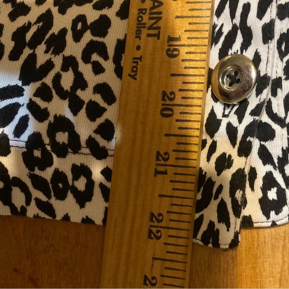 Ladies Size Large Rafaella Leopard Button Down Sweater - Picture 5 of 14